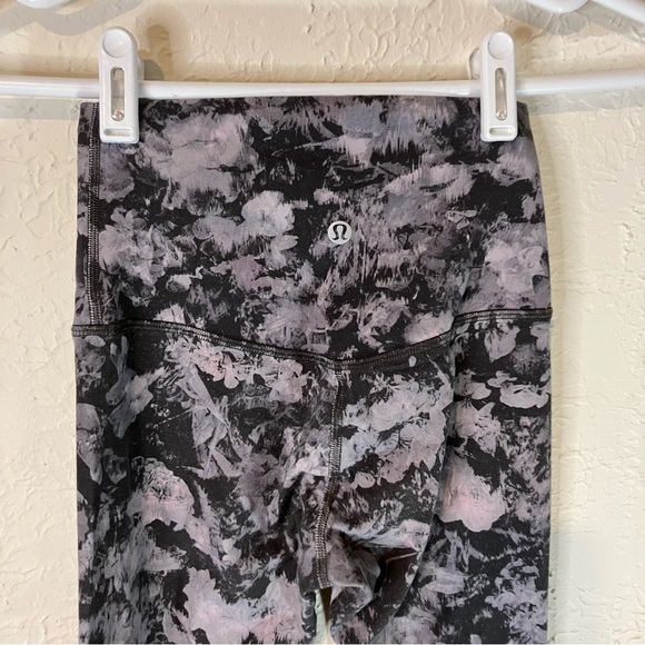 LULULEMON Align Pant II 28” in Floral Illusion Ice Grey Multi - Picture 9 of 10